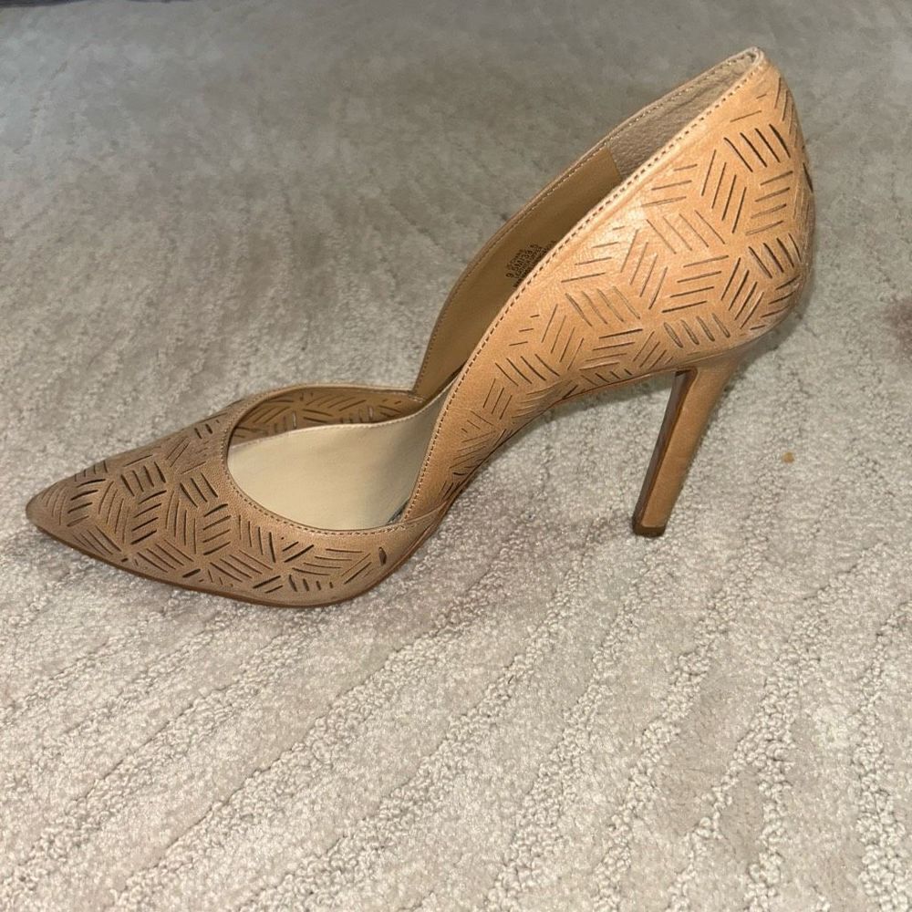 Jessica Simpson Sand Castle Ruby Tumbled Leather Pump Heels - Picture 5 of 8